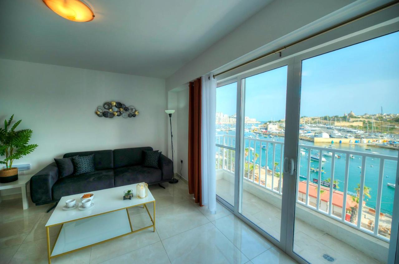 Seafront Beautifully Furnished 2 Bedrooms Gogzr-3 Gżira Kültér fotó