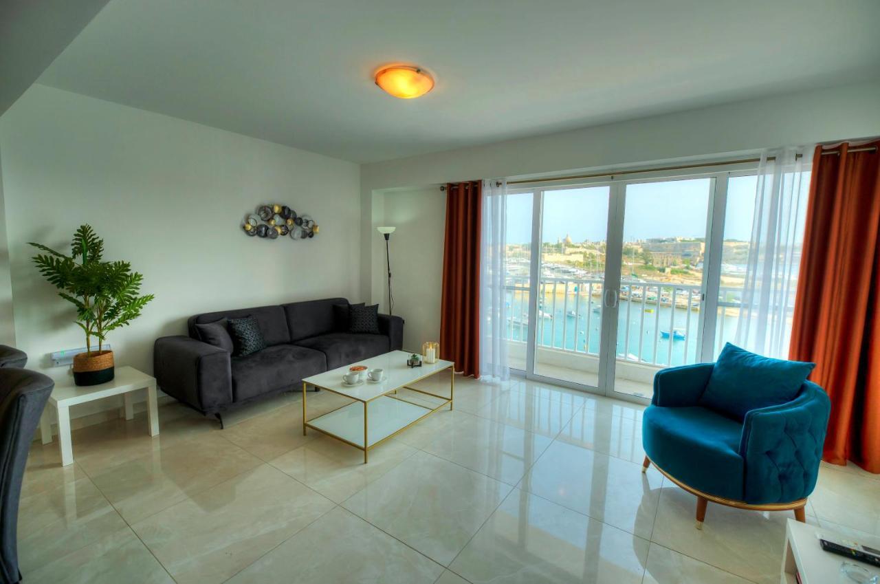 Seafront Beautifully Furnished 2 Bedrooms Gogzr-3 Gżira Kültér fotó