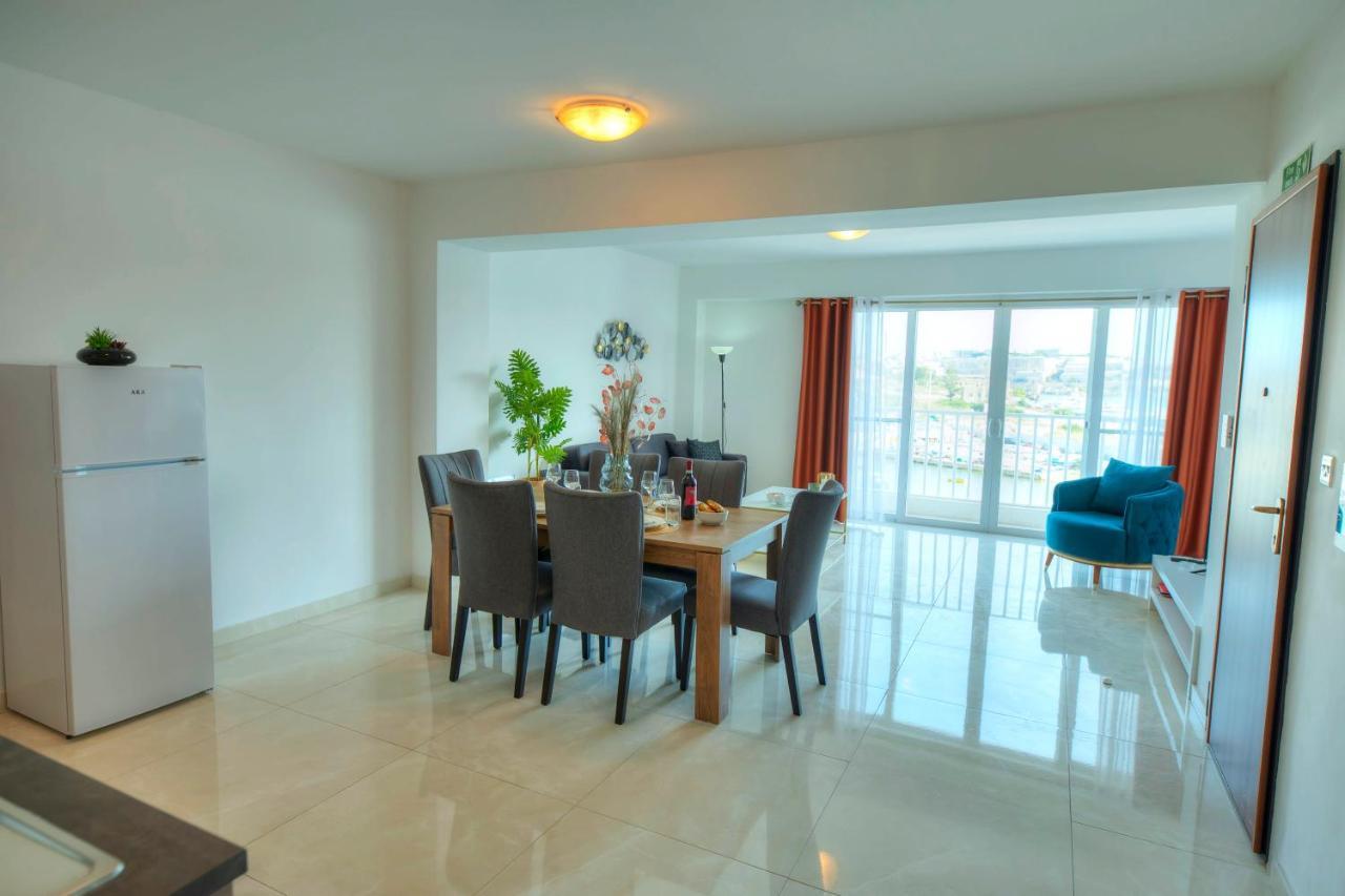 Seafront Beautifully Furnished 2 Bedrooms Gogzr-3 Gżira Kültér fotó